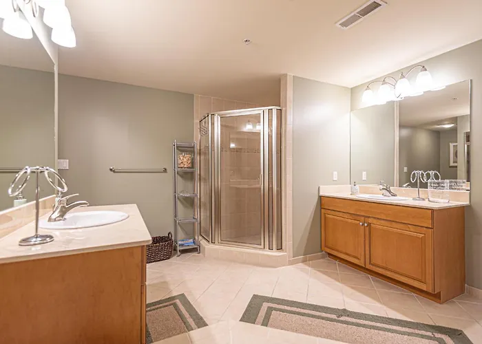 Apartment Bay Front Paradise Penthouse Unit *