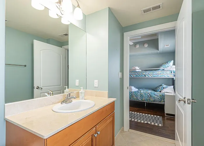 Bay Front Paradise Penthouse Unit Apartment