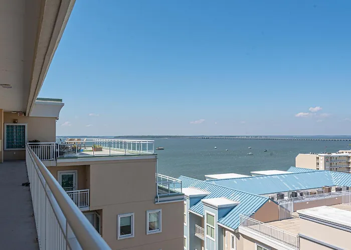 Apartment Bay Front Paradise Penthouse Unit *